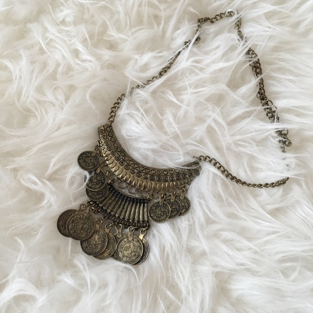 Brandy Melville statement necklace